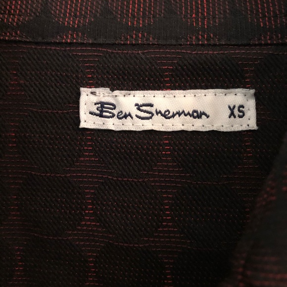 Ben Sherman fitted top with cute cuffs - Picture 3 of 10